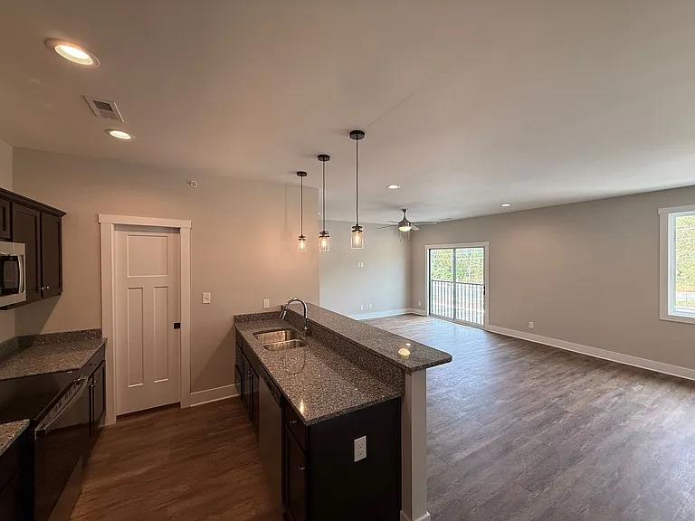 Jefferson Commons Commercial Apartments — Photo 6