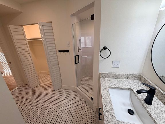 2nd image of 831 Floral Dr