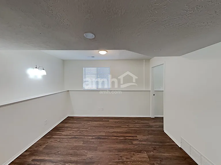 1470 S 1525 W — Photo 15