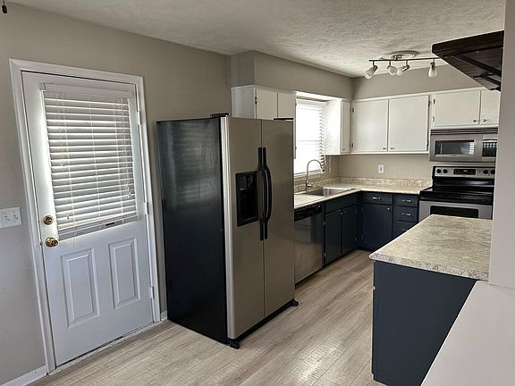 3rd image of 411 Chippewa Dr
