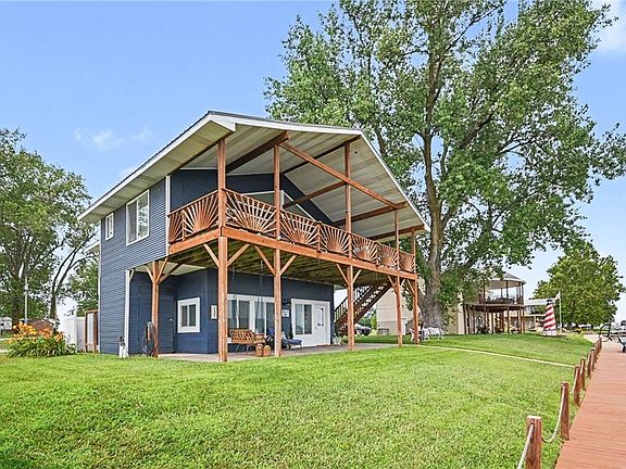 3rd image of 137 Schoonover Dr