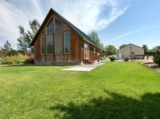 371 Buffalo Rd, Selah, WA 98942