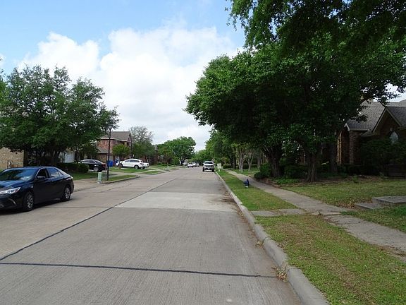 4th image of 7818 Straits Dr