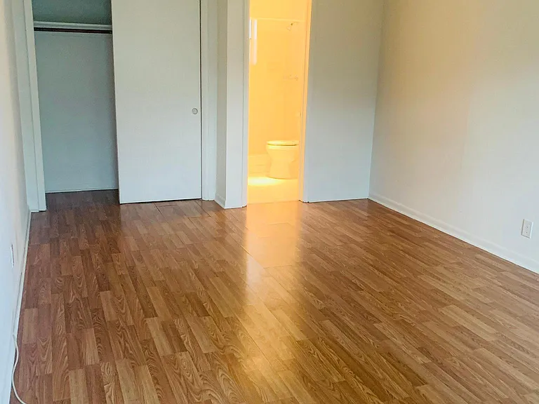 829 NE 12th Ave #3 — Photo 2