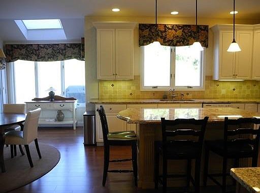 3rd image of 151 Rosemont Dr