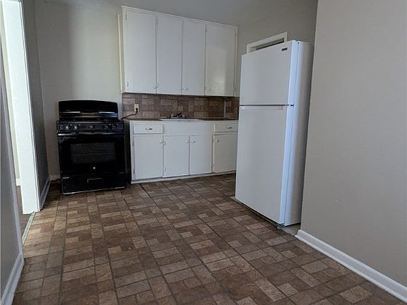 5th image of 134 Clemmer St