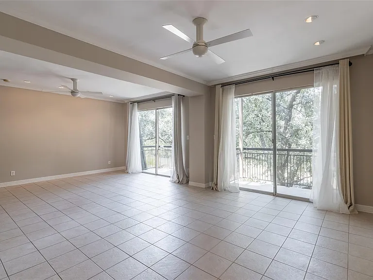 4515 Briar Hollow Pl #304 — Photo 7