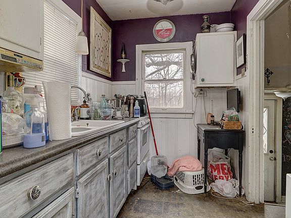 5th image of 913 Woods Ave