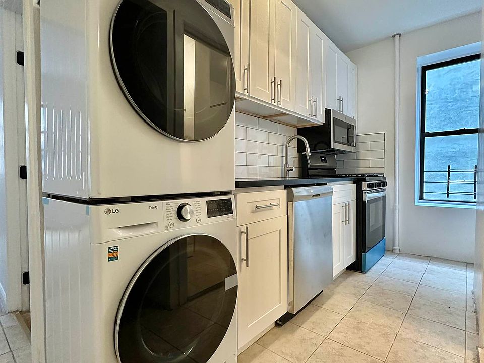1st image of 318 E 78th St #37