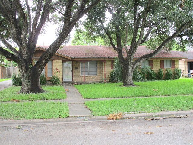 1st image of 924 Hall Ave
