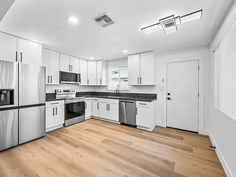 3518 E Montecito Ave #1 — Photo 4