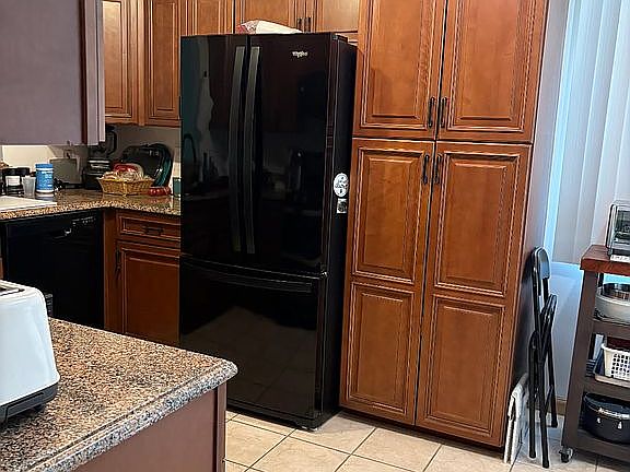 2nd image of 2 Mansfield Grove Rd APT 160