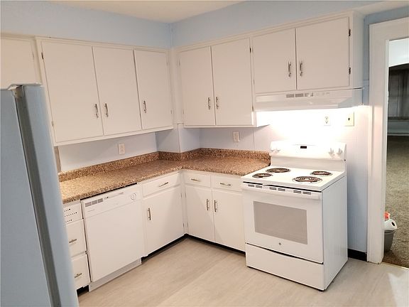 2nd image of 3018 Peach St