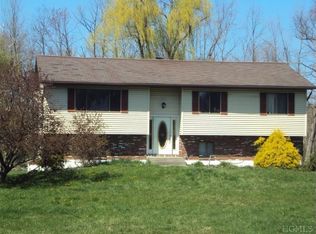 136 Van Vlack Rd, Hopewell Junction, NY 12533