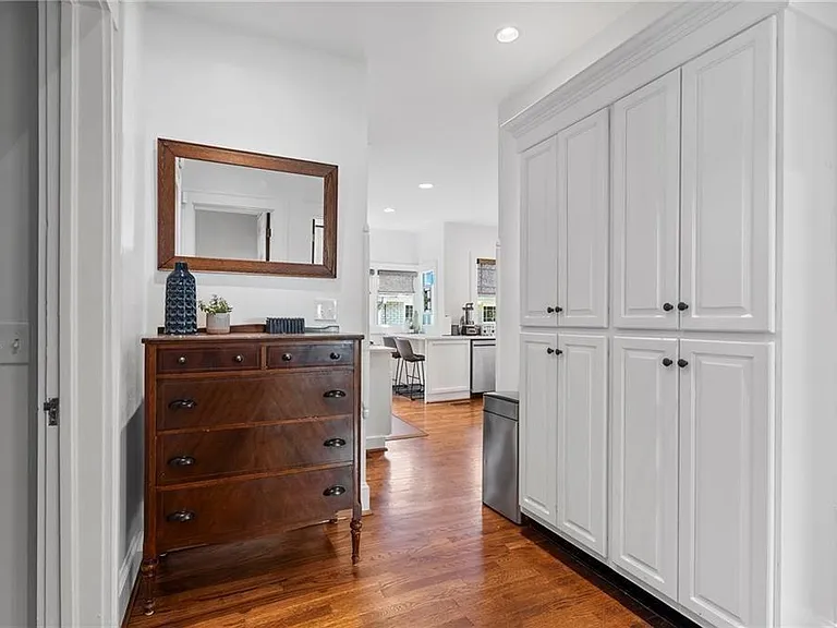 663 Yorkshire Rd NE — Photo 41
