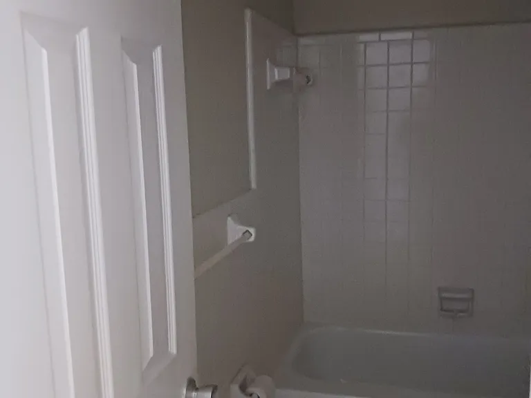 818 5th St N #6 — Photo 7
