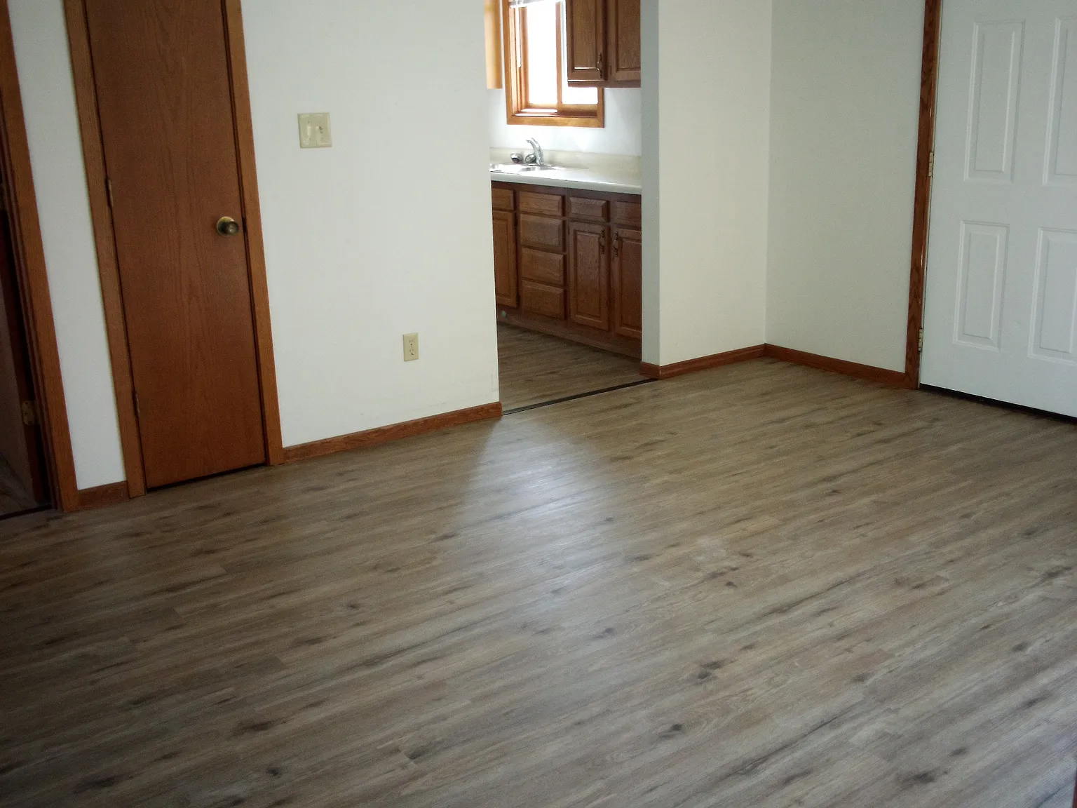 2815 E 3rd St — Photo 3