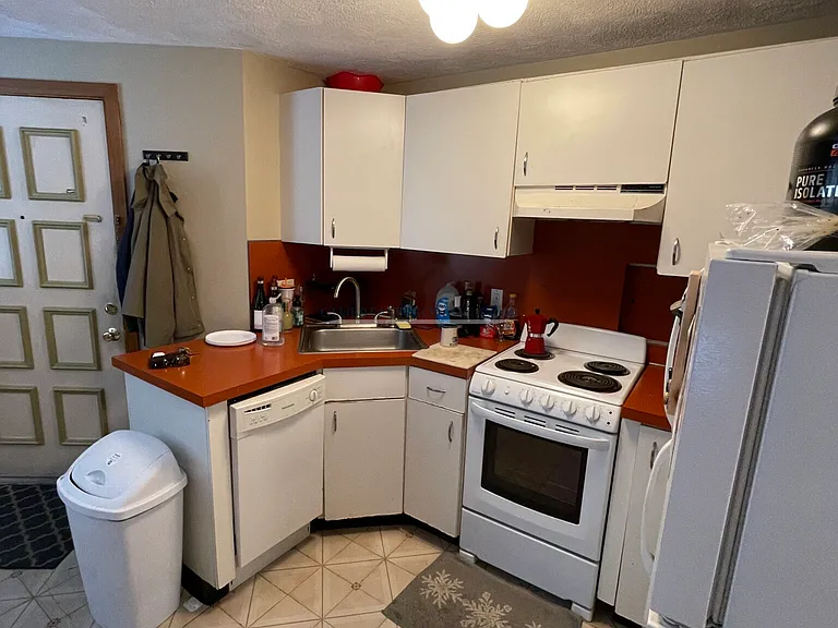 344 Market St #7 — Photo 7