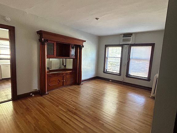 3rd image of 214 4th St E #1RS