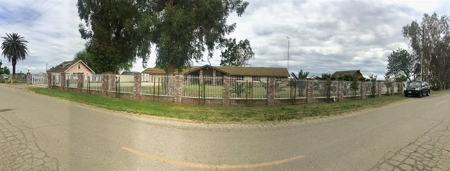 1742 Orange Ave photo 1