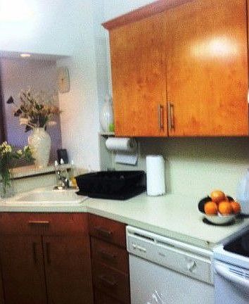 3rd image of 22 Lincoln Pl APT 1L