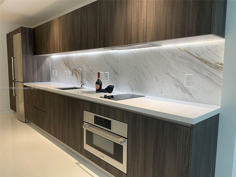 1st image of 851 NE 1st Ave #303