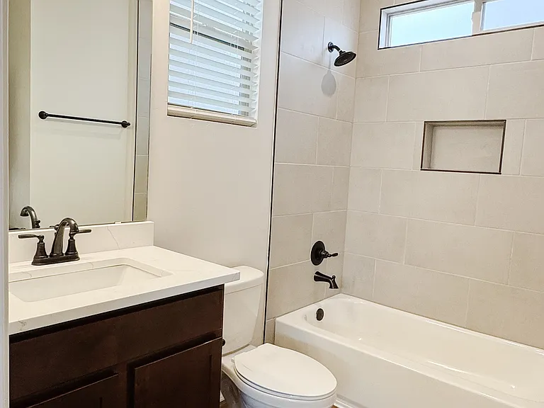 2116 Okeefe Ave SE — Photo 12