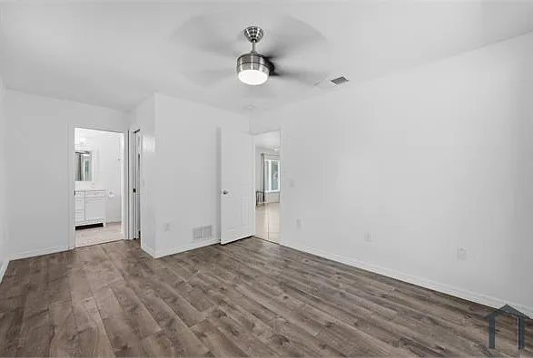 4404 Meadow Creek Cir — Photo 13