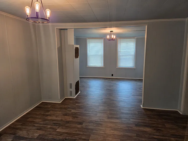 208 E Liberty St — Photo 9