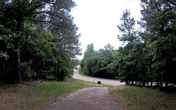 4th image of 3009 Highlands Cir