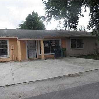 2nd image of 18043RD NW 40th Pl