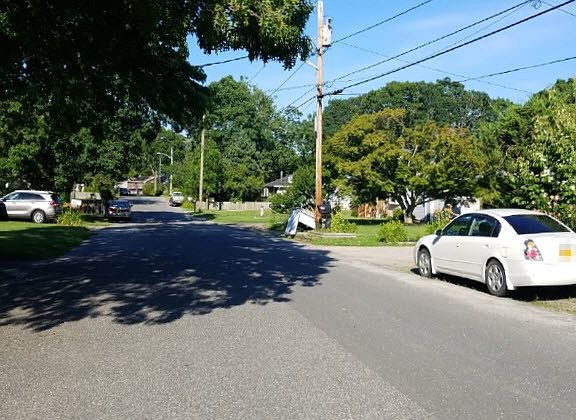 5th image of 70 Parkwood Dr