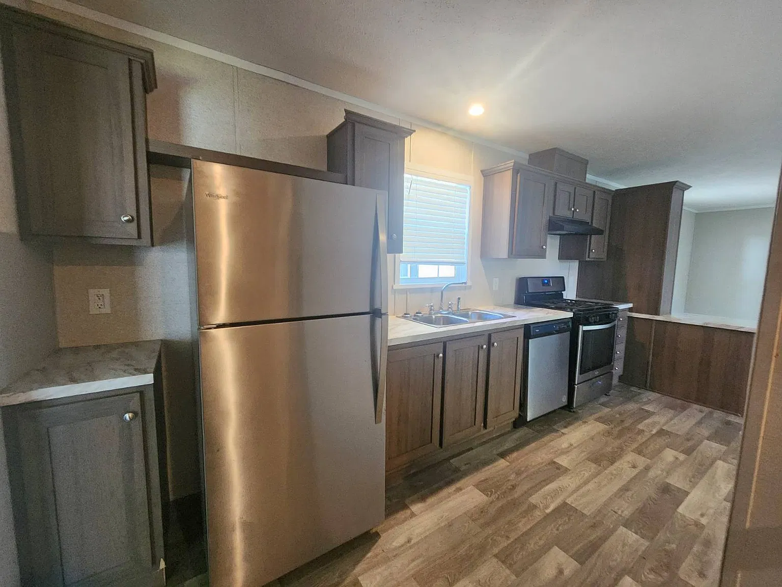 2501 N Apperson Way — Photo 1