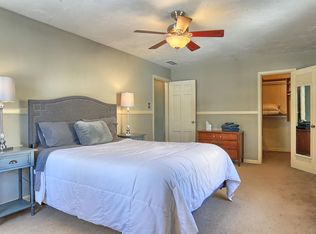 2711 West Dr, Fort Wayne, IN 46805