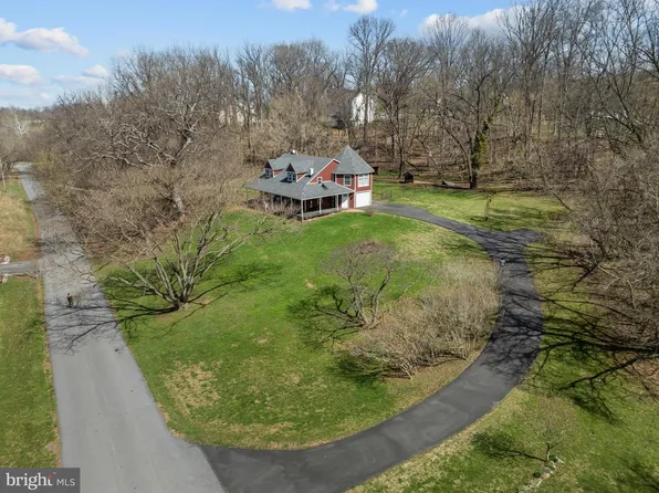 640 Stratford Ln, Charles Town, WV 25414