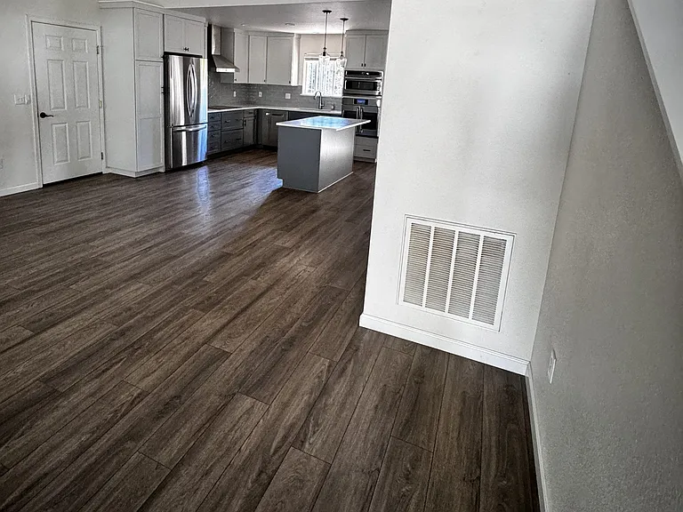 1541 Village Way — Photo 2