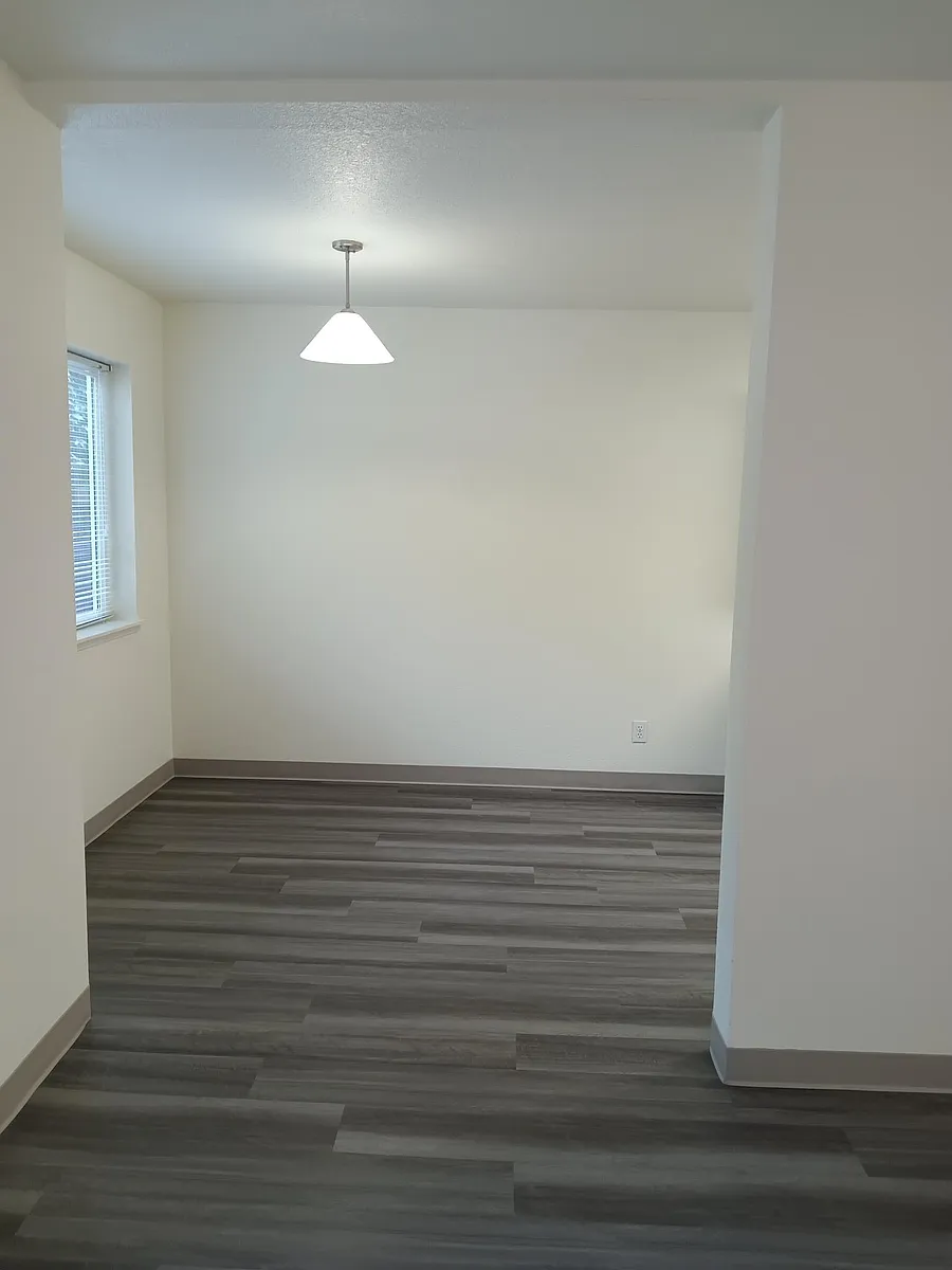 Building Photo - 5890 SW Hall Blvd #1