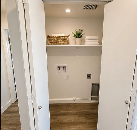 5th image of 1540 B St #106