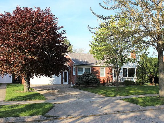 2nd image of 3748 Kensington Dr