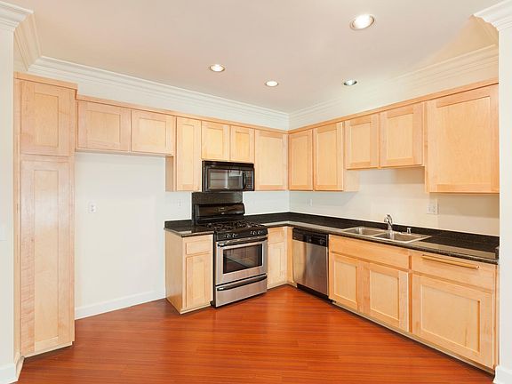 3rd image of 4443 Moorpark Way APT 101