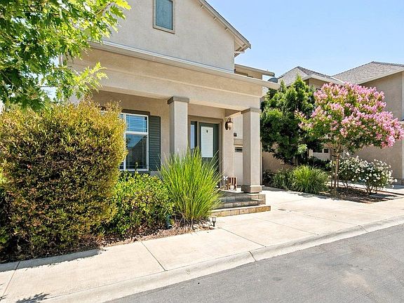 2nd image of 2209 Sahara Cir