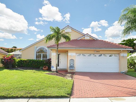 Home For Sale In Lakes At Boca Raton