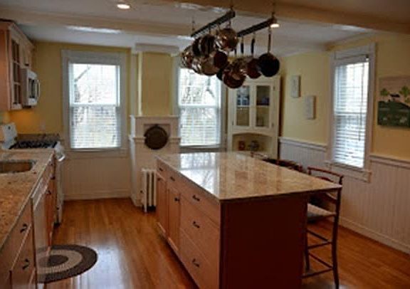 5th image of 199 Court St