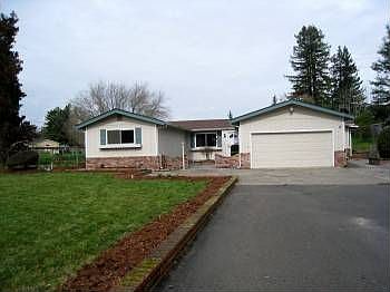 1st image of 800 Phillips Dr
