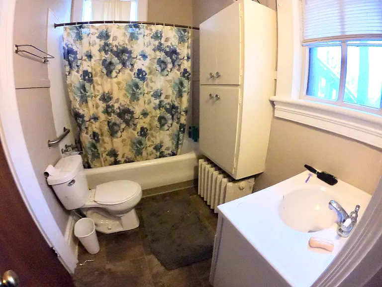 118 College Ave NE — Photo 8