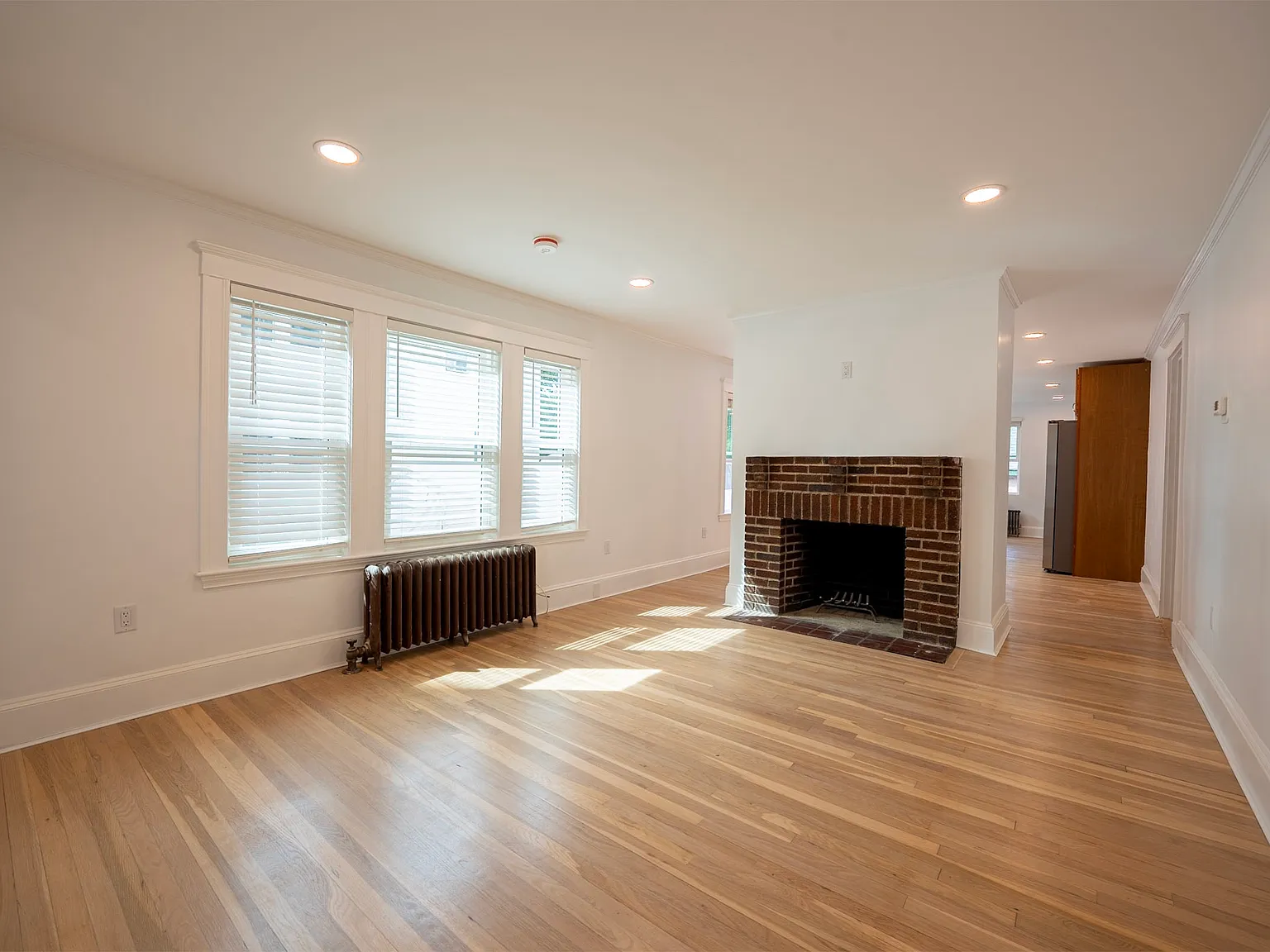 2 bed, 1212 sqft, $3,300 — Photo 3