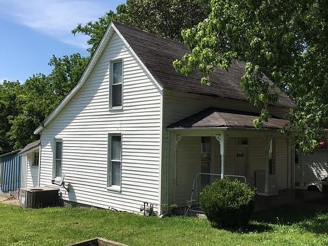 2nd image of 115 N Walnut St
