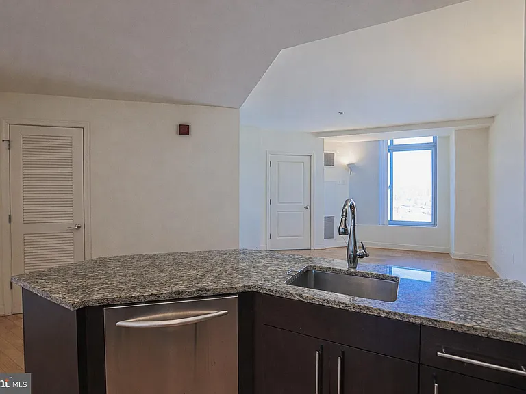 675 President St #2607 — Photo 3