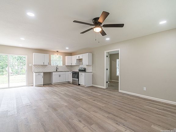 4th image of 4410 HAMPSTEAD ST