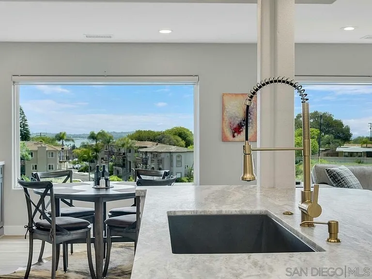 2315 Geranium St — Photo 4